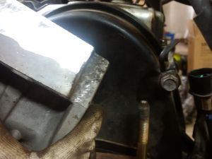 Outlander I CU2W 4G63 DOHC engine mount before grinding