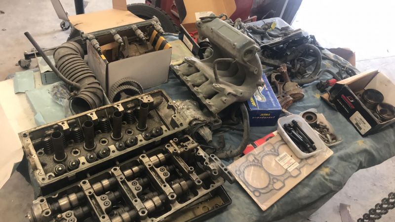 File:Gen1 4g92 dohc mivec engine parts.jpg